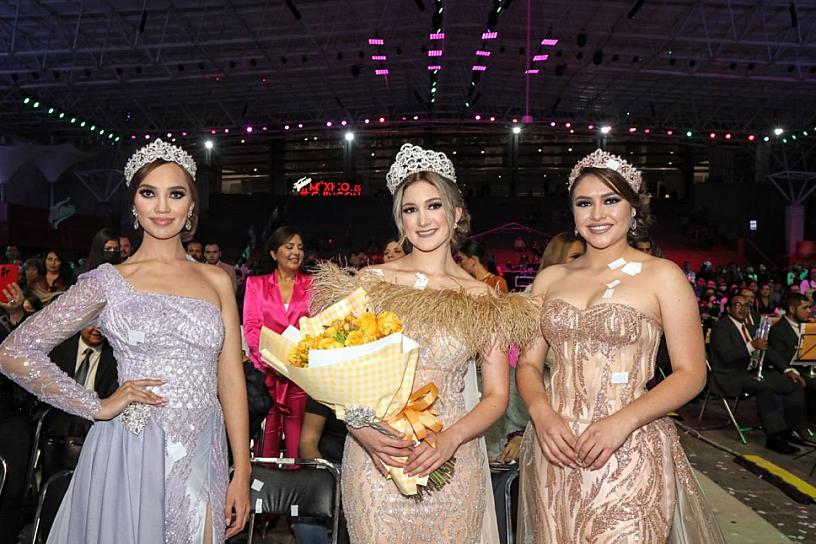 CORONAN A MIROSLAVA I, REINA DE LA FENAZA 2022