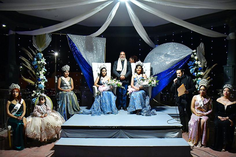 CORONAN A REINAS DE SANTA MÓNICA 