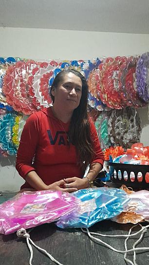 CORONAS QUE HONRAN A LOS MUERTOS: LA HISTORIA DE ÁNGELES MUÑIZ