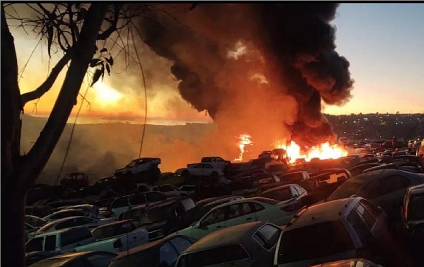 DAÑA VEHÍCULOS INCENDIO PROVOCADO EN CORRALÓN EN VILLA DE COS 