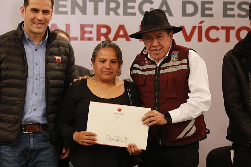 DA GOBERNADOR CERTEZA JURÍDICA A 181 FAMILIAS CALERENSES