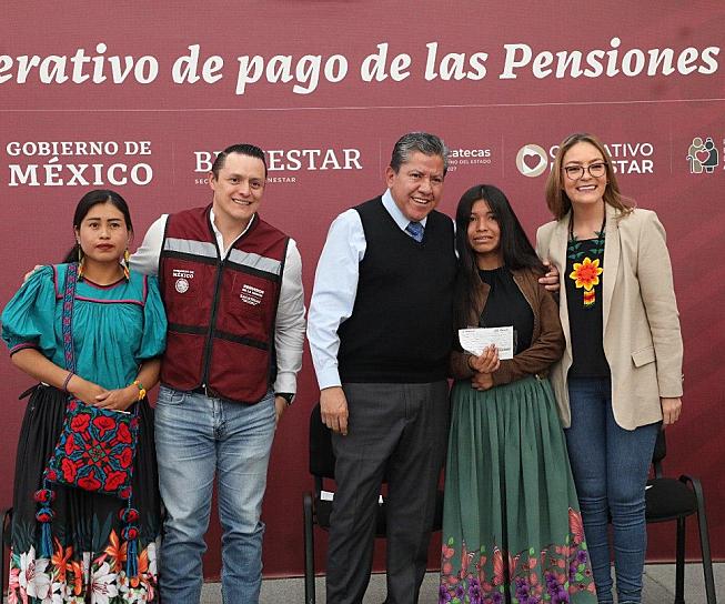 DAN APOYO ECONÓMICO A MADRES DE FAMILIA DE TLALTENANGO