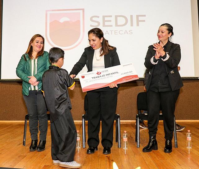 DAN BECAS DEL PROGRAMA ‘TRABAJO INFANTIL’ A 190 MENORES 