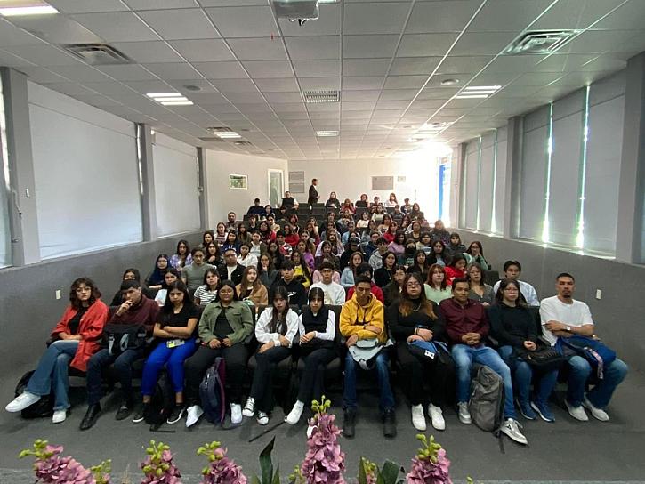 DAN BIENVENIDA A LA NUEVA GENERACIÓN DE ESTUDIANTES DE PSICOLOGÍA DE LA UAZ