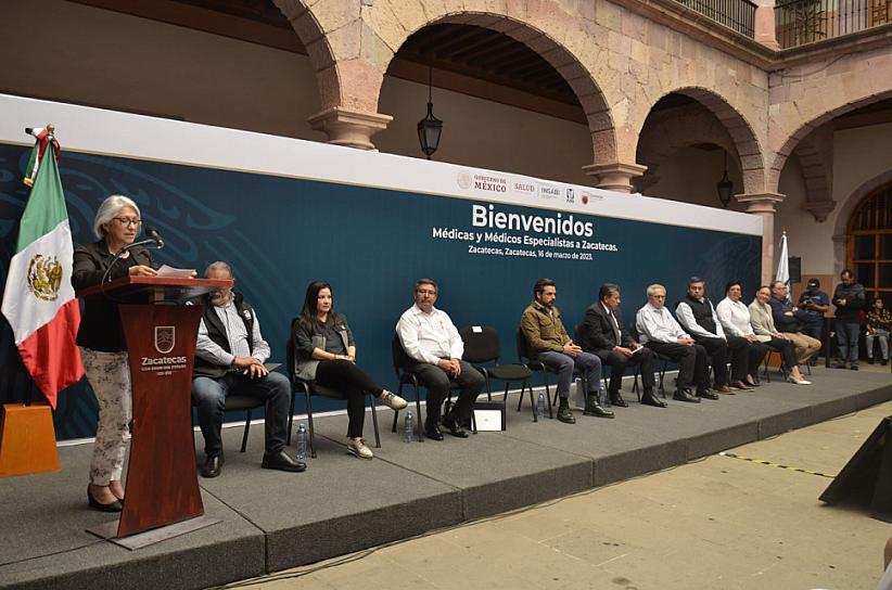 DAN BIENVENIDA A MÉDICOS RESIDENTES