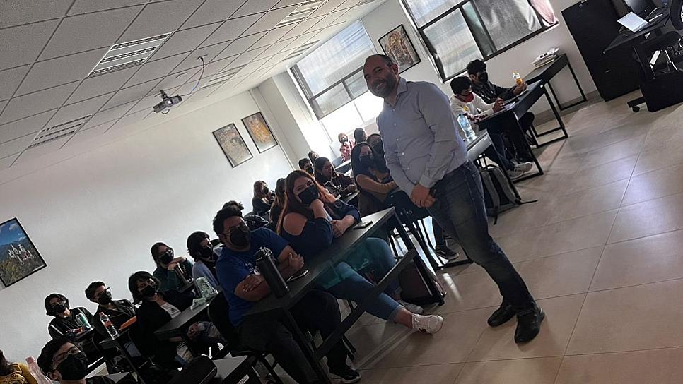 DAN CURSO DE INDUCCIÓN A NUEVOS ESTUDIANTES DE LENGUAS EXTRANJERAS