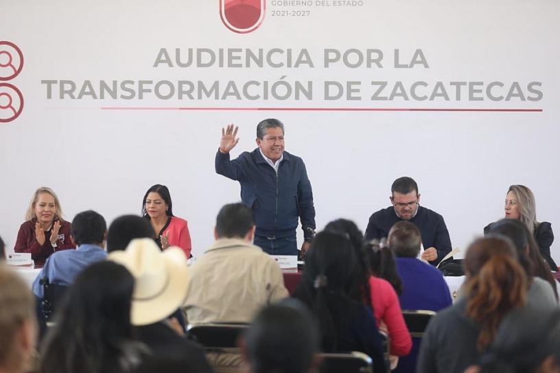 DAN SOLUCIÓN A 112 PETICIONES DE HABITANTES DE TEPECHITLÁN