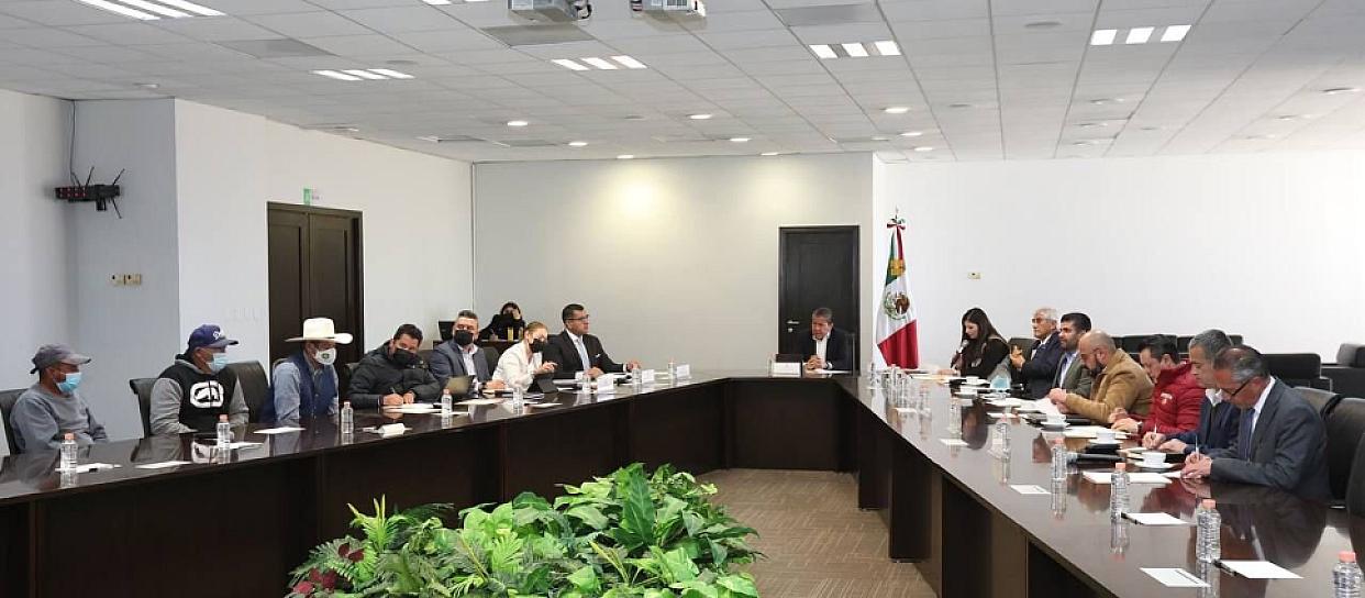 DAVID MONREAL PLANTEA ESTRATEGIA INTEGRAL DE APOYO A COMUNIDADES DESPLAZADAS DE JEREZ 