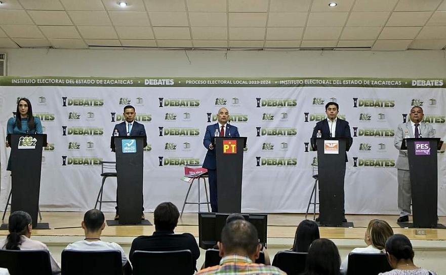 DEBATEN CANDIDATOS AL DISTRITO LOCAL 6, CON AUSENCIA DE DOS ASPIRANTES