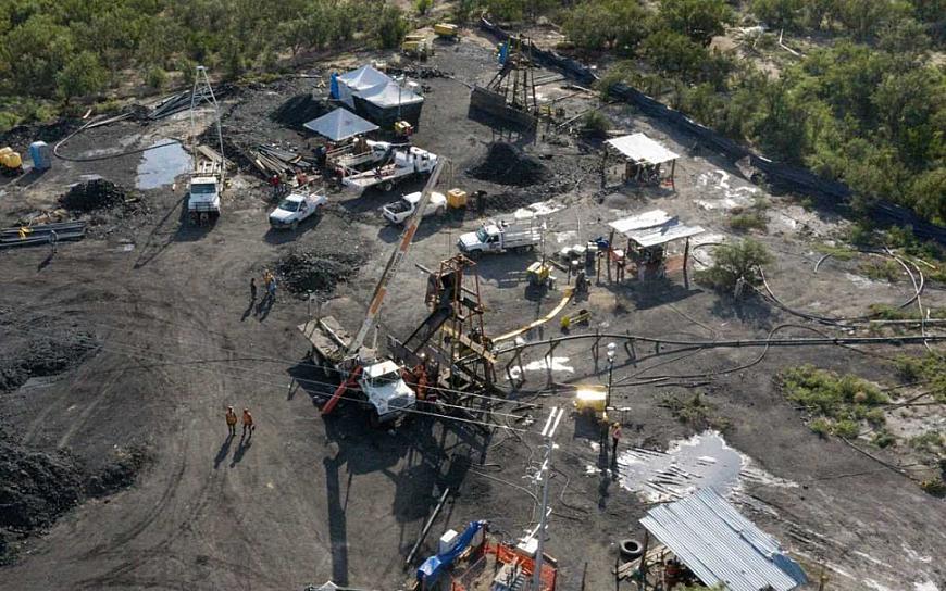 DECIDEN FAMILIARES PARAR RESCATE DE MINEROS