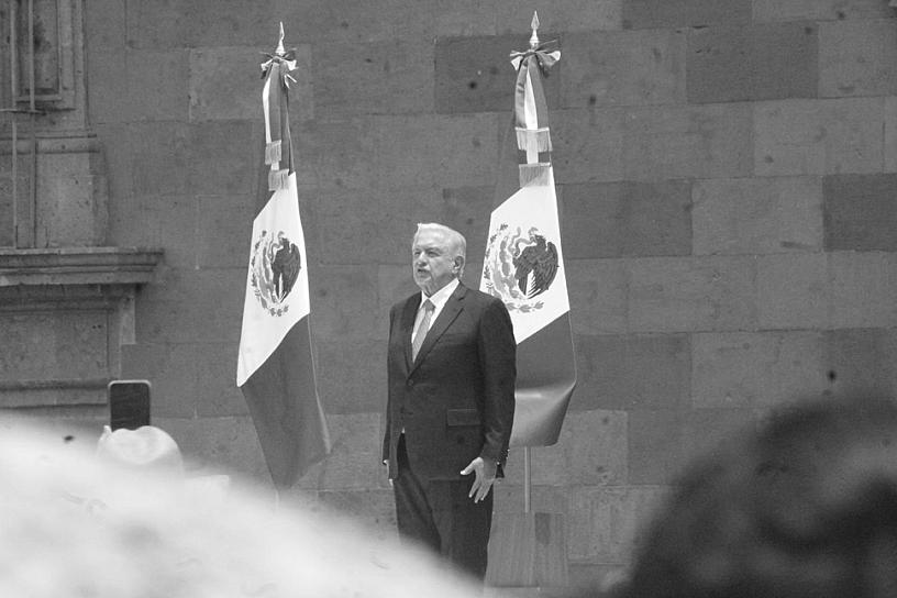 DEFIENDE AMLO SUS MEGAOBRAS Y PROPONE QUE EL PUEBLO ELIJA A JUECES Y MINISTROS