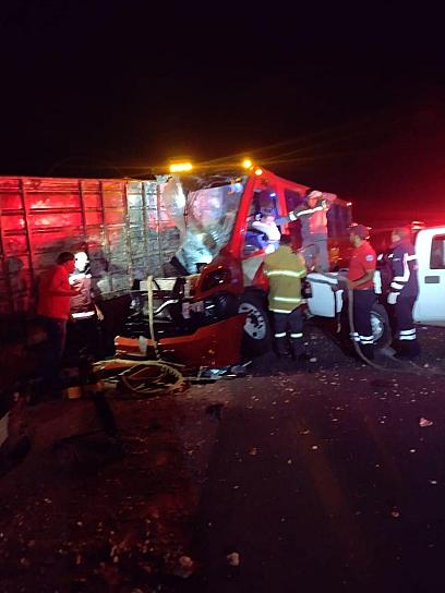DEJA ACCIDENTE CARRETERO 2 MUERTOS &nbsp;Y 5 HERIDOS