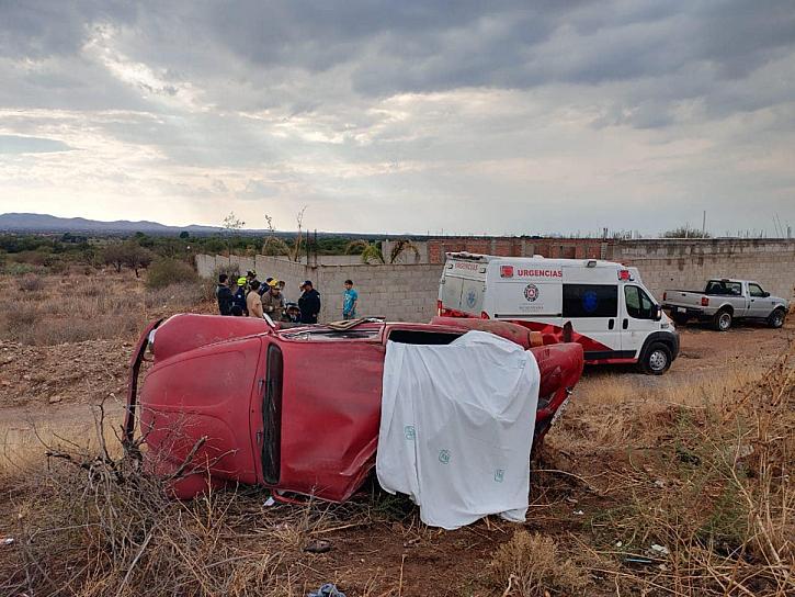 DEJA ACCIDENTE CARRETERO 3 MUERTOS Y 3 HERIDOS 