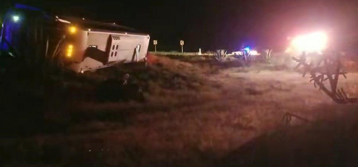 DEJA ACCIDENTE CARRETERO DE OCHO HERIDOS Y UN MUERTO