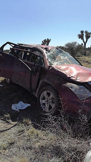 DEJA ACCIDENTE CARRETERO DOS HOMBRES HERIDOS