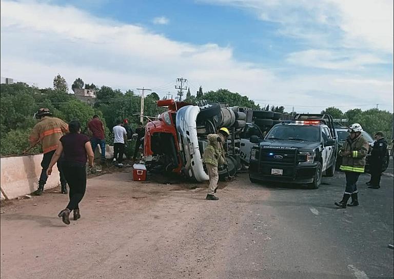 DEJA ACCIDENTE CARRETERO UN LESIONADO