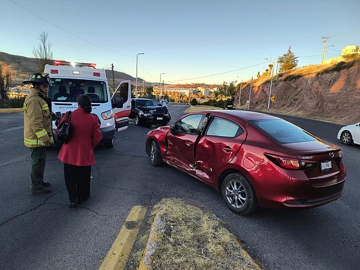 Deja accidente en calzada Solidaridad saldo de 2 mujeres lesionadas