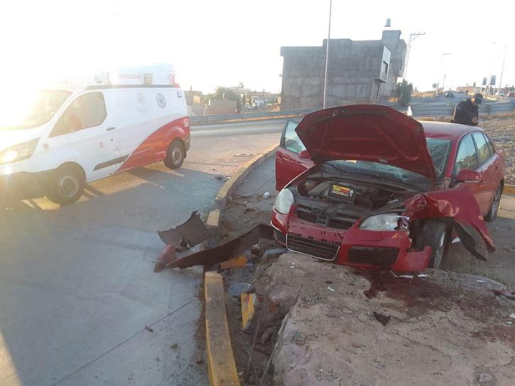 DEJA ACCIDENTE VIAL 2 LESIONADOS
