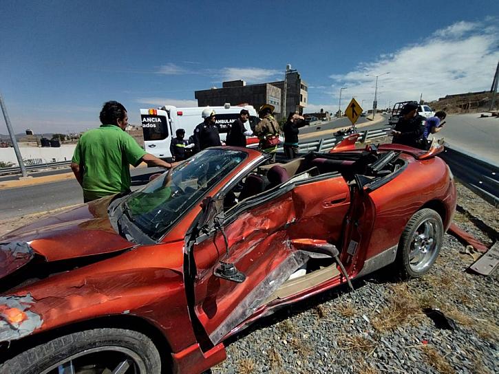 DEJA APARATOSO ACCIDENTE EN VIALIDAD SIGLO XXI 4 HERIDOS 