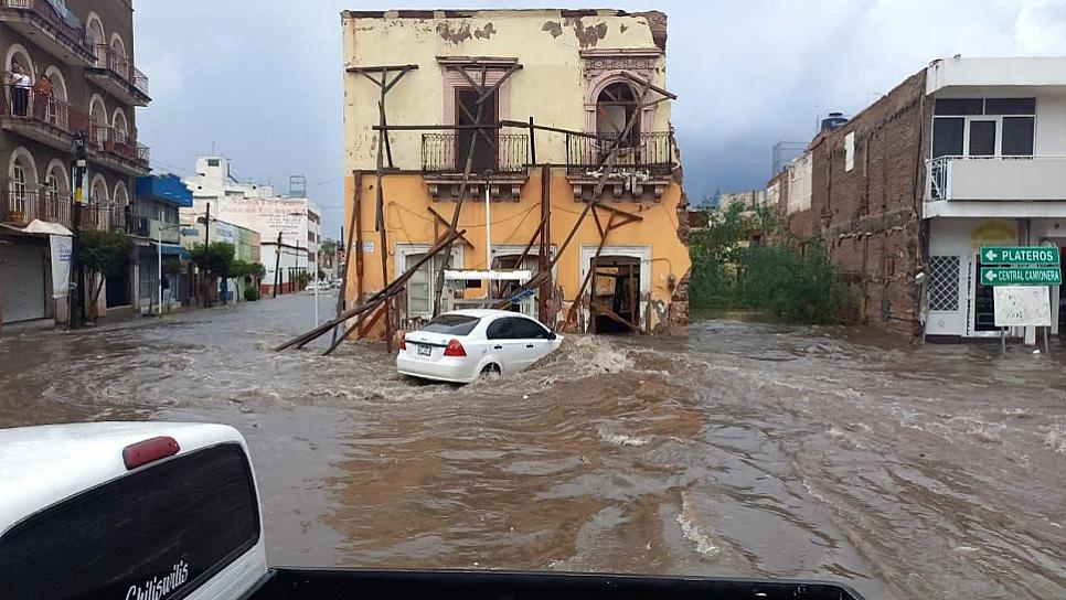 DEJA FUERTES LLUVIAS INUNDACIONES EN FRESNILLO; SE DERRUMBA UN INMUEBLE 
