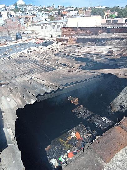 DEJA INCENDIO PÉRDIDAS MATERIALES EN CASA HABITACIÓN