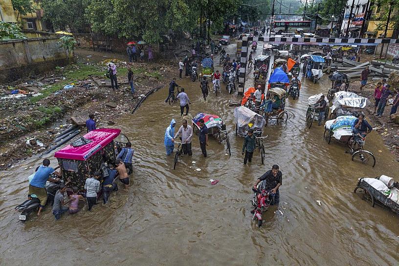 DEJAN INUNDACIONES 62 MUERTOS EN LA INDIA 