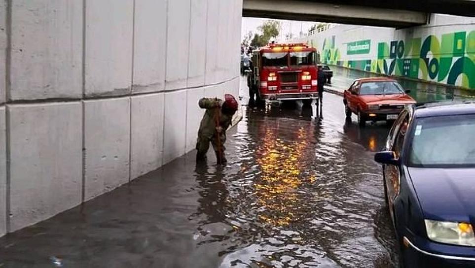 DEJAN LLUVIAS ENCHARCAMIENTOS EN DIVERSOS PUNTOS DE LA CAPITAL