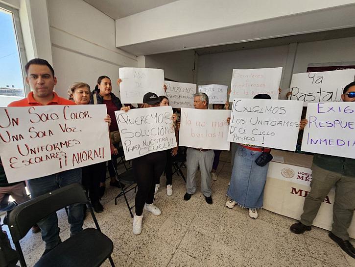 DEJAN SIN UNIFORMES A MÁS DE 200 ALUMNOS EN FRESNILLO  