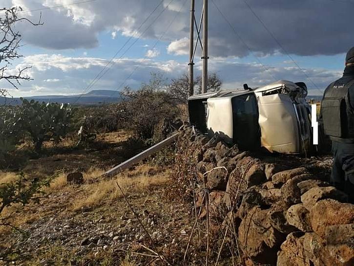 DEJA VOLCADURA DAÑOS MATERIALES