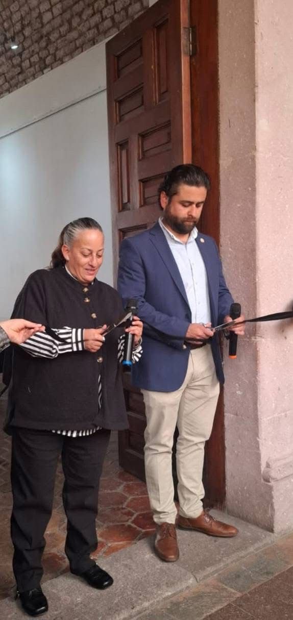 INAUGURAN LA EXPOSICIÓN "CONOCE TU PATRIMONIO DOCUMENTAL"