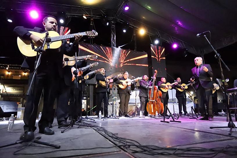 DELEITA RONDALLA A PÚBLICO JEREZANO EN EL FORO CULTURAL 