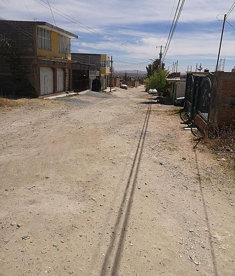 DEMANDAN PAVIMENTACIÓN Y AGUA COLONOS DE LA EMILIANO ZAPATA 