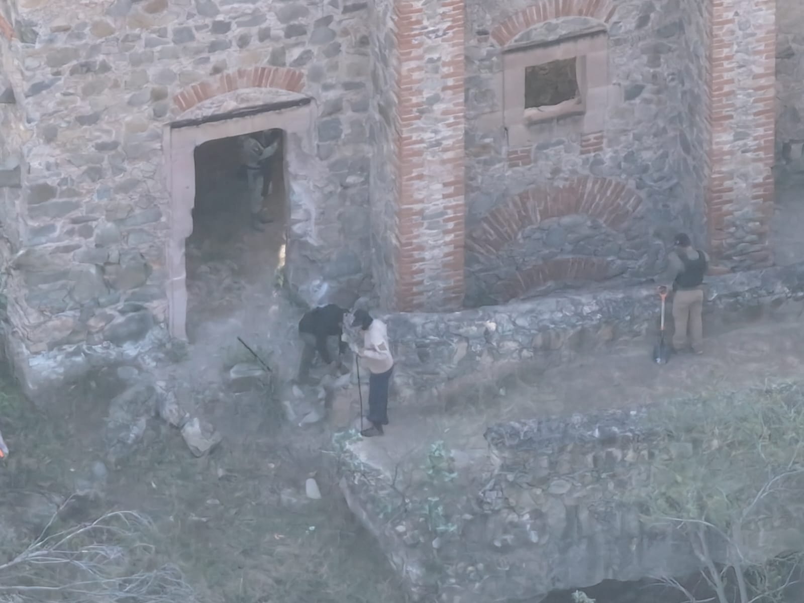 EXPLORAN AUTORIDADES ESTATALES PREDIOS DE MIGUEL AUZA EN BUSCA DE PERSONAS DESAPARECIDAS