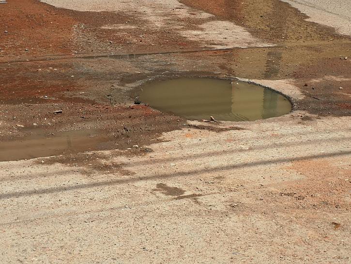 DENUNCIAN FUGA DE AGUAS NEGRAS EN LA COLONIA EMILIANO ZAPATA
