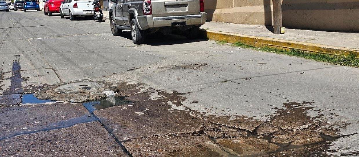 Denuncian fuga de aguas negras en la colonia Sector Lagunilla de Fresnillo 