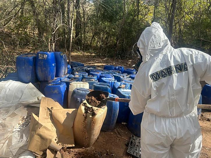 Desmantelan laboratorio clandestino de drogas en Culiacán