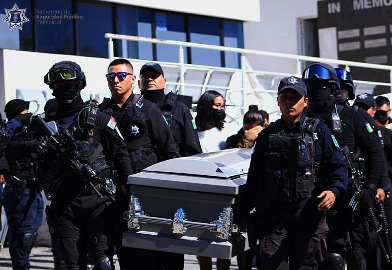 DESPIDEN A POLICÍA ASESINADO EN GUADALUPE