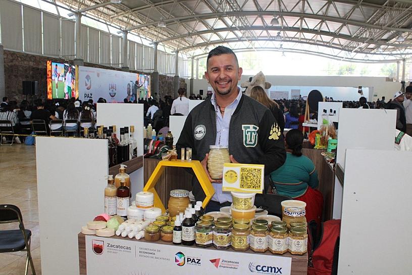 DESTACAN EMPRENDEDORES DE UTZAC EN CREO MX