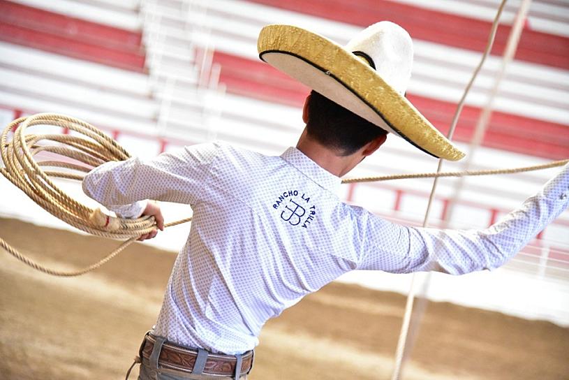 DESTACAN JÓVENES ZACATECANOS EN EL CAMPEONATO NACIONAL DEL MEZCAL Y LA PLATA  