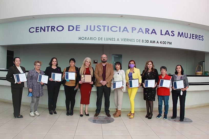 DESTACAN TRABAJO DE MUJERES EN LA FGJEZ