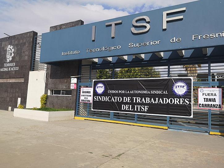 DESTITUCIÓN DE DIRECTORA DEL ITSF NO ES NEGOCIABLE, EXIGEN MAESTROS