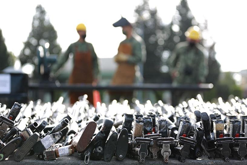 DESTRUYEN 447 ARMAS EN 11 ZONA MILITAR 