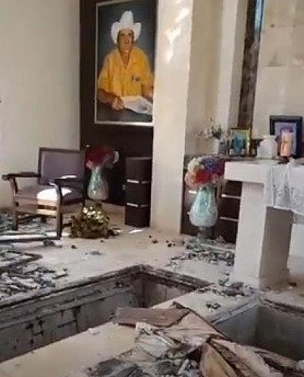 DESTRUYEN CAPILLA DE ‘EL LICENCIADO’ MANO DERECHA DE ‘EL CHAPO’; SE ROBAN CUERPOS