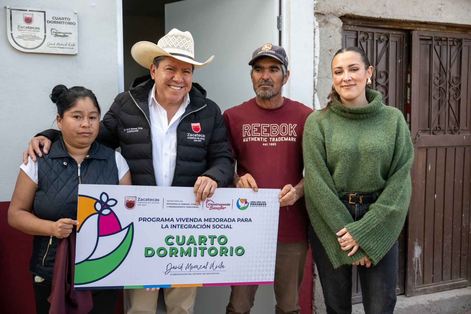 BENEFICIA DAVID MONREAL A FAMILIAS DE EL VISITADOR