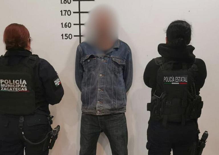 DETIENEN A HOMBRE POR AGRESIÓN A SU PAREJA Y POLICÍAS