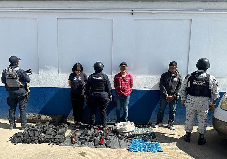 DETIENEN A 4 PERSONAS, ASEGURAN DROGA, VEHÍCULOS Y ARMAMENTO EN VILLA HIDALGO