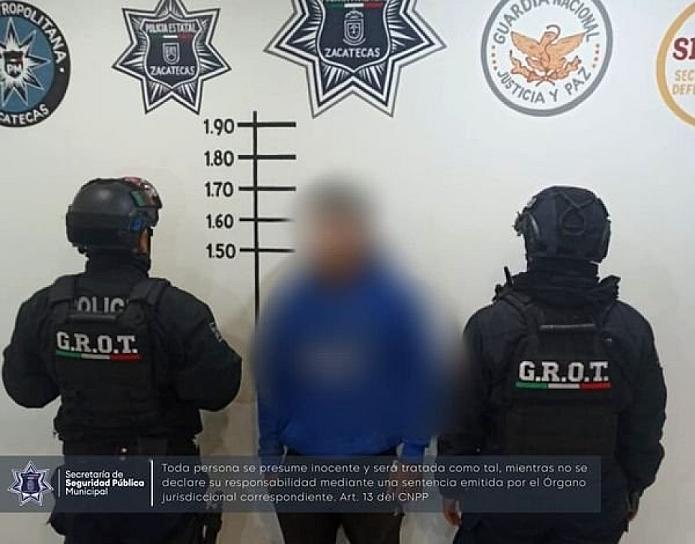 DETIENEN A CUATRO JÓVENES POR SUPUESTO NARCOMENUDEO 