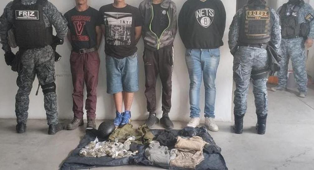DETIENEN A CUATRO PERSONAS CON ARMAMENTO Y DROGAS EN GUADALUPE 