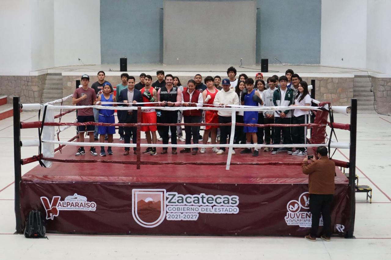 EQUIPAN GIMNASIO Y RING DE BOXEO EN VALPARAÍSO