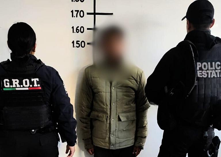 DETIENEN A PRESUNTO NARCOMENUDISTA ECUATORIANO
